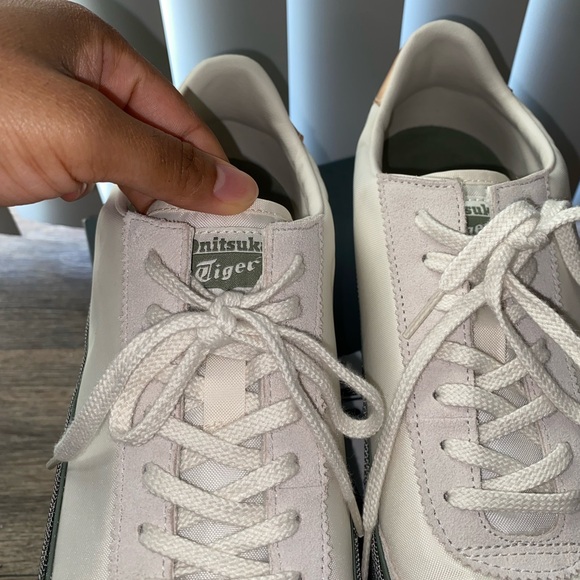 Onitsuka Tiger by Asics Men's White and Grey Shoes - Picture 2 of 5